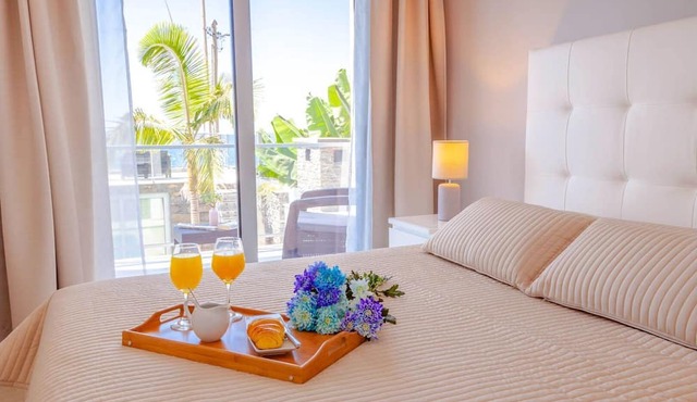 Madeira Beach House by LovelyStay