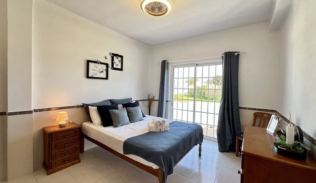 Pêra Stylish Villa With Pool by Homing
