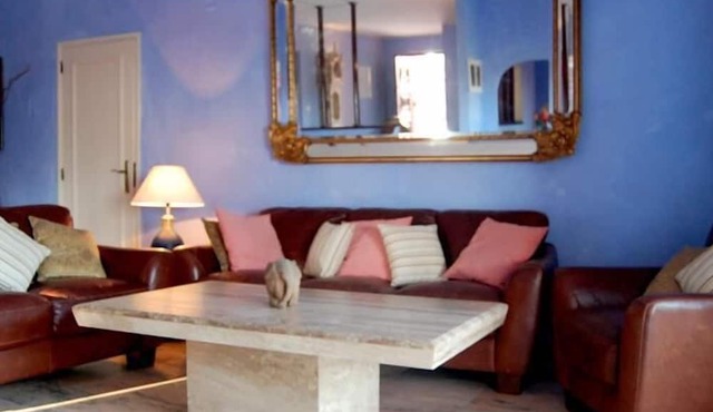 Inn Seventies Cheap & Chic in Lagos