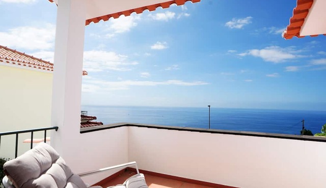 NostraCasa by LovelyStay in Caniço