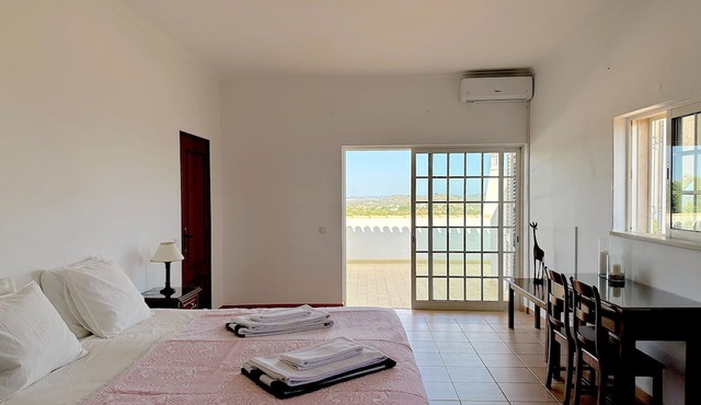 BnB Homes Luxurious Villa With 5 Bedrooms Pool