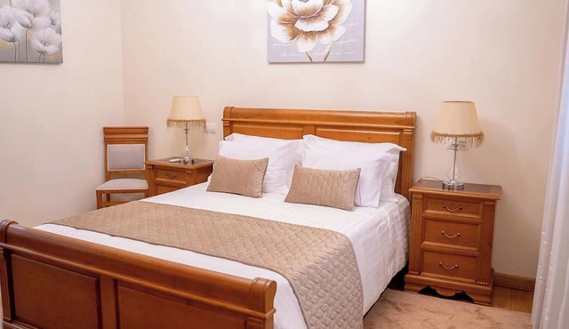 Elegância & Carros Hotel