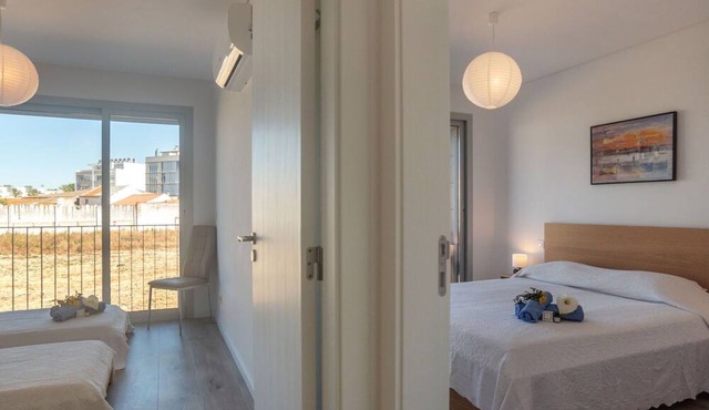 Beautiful apartment for 4 people with WIFI, A/C, TV and balcony in Montijo