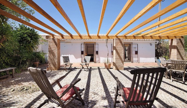 Villa 'Fontenoy' with Shared Terrace, Wi-Fi and Air Conditioning