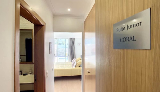 Aparts & Suites summer cascade Alvor