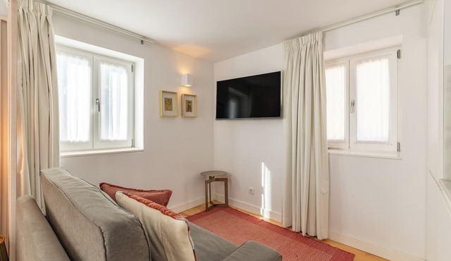 Duplex Studio Downtown Lisbon 2 BR Walkable