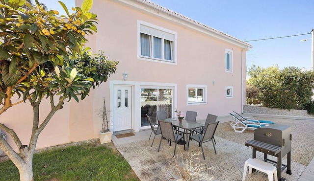 Villa Lugar Encantador - Garden, Sun Terrace & BBQ near Alvor Beaches in Alvor