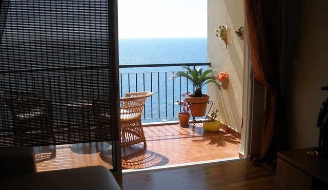 Pia's Place - Apt with sea view in Caniço