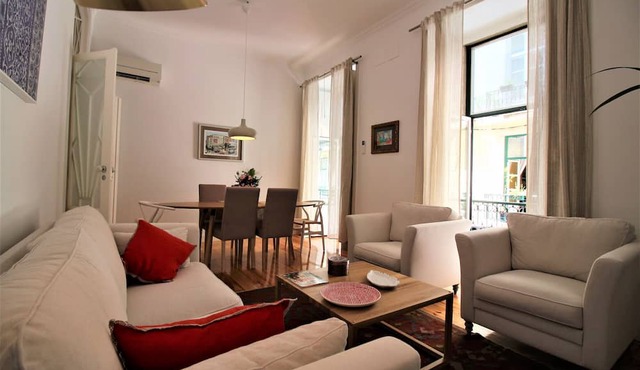 Beautiful 2BR/2BR Apartment w/Elevator in Baixa in Lisboa ciudad