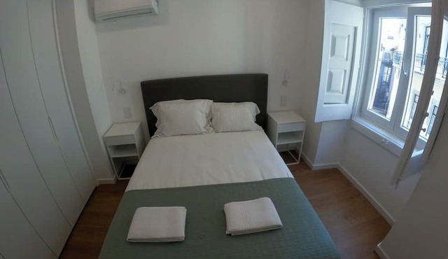 Lisbon, renovated T2 apartment near Rossio