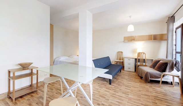 Studio Apartment 'Estúdio Alto Da Praia' with Sea View, Shared Pool and Wi-Fi