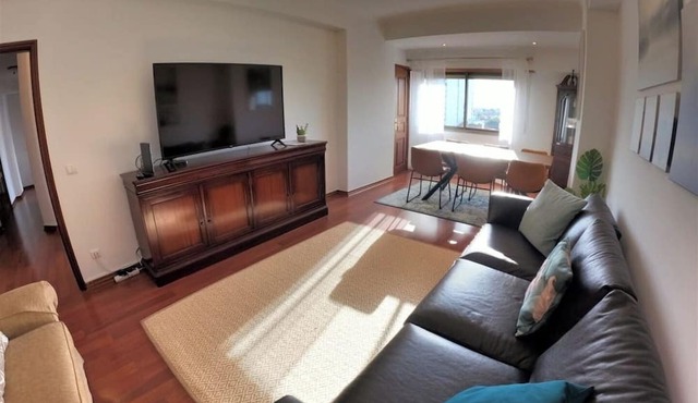 Lisbon, T2 apartment in condominium, Linda-a-Velha in Linda a Velha
