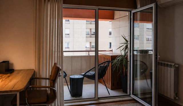 ✨The Metropolitan: Premium Apartment with Balcony and Parking at Uptown