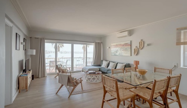Apartment 'Cascais Bay Terrace I' with Sea View & Wi-Fi