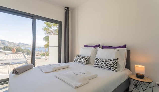 FLH Fantastic Ocean View with Balcony