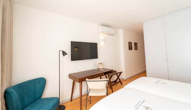 LP Heritage twin w/balcony by Sé Apartamentos