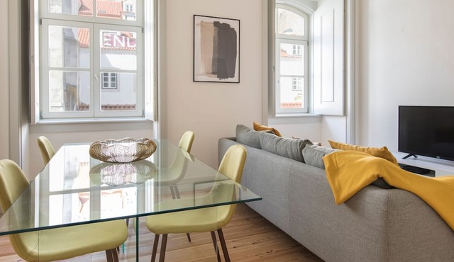 Downtown Lisbon Apartment by LovelyStay