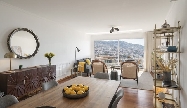 Duplex with sea and mountain views, Casa do Castelo