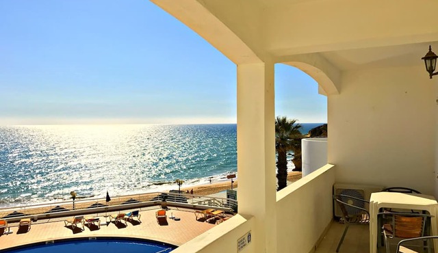 Borda d'Água, Praia da Oura
