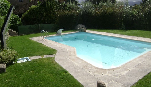 Porch's House with Private Pool in Seia