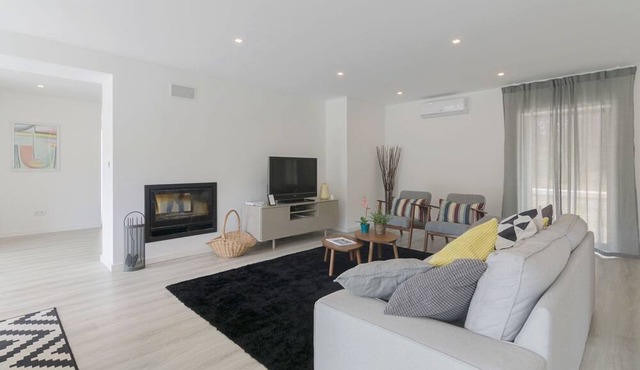Casa da Gateira * 4 suites * heated pool in Viana do Castelo