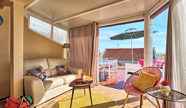 RM7 - Terrace & River View | Alfama | AC | Sleeps 6 | 3 BEDS 2 BATHS | Panteao