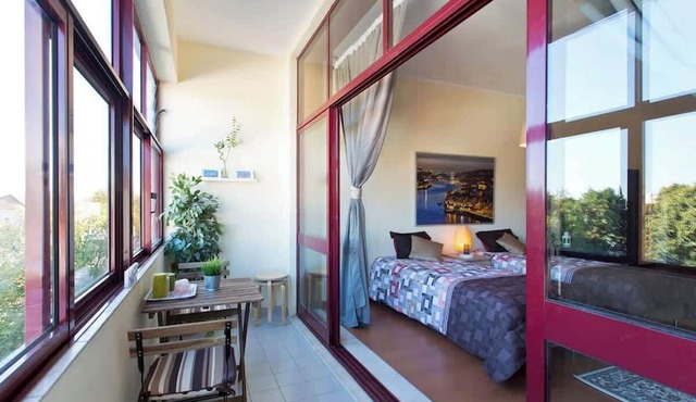 Comfy Bright Flat w/Balcony by HostWise in Porto