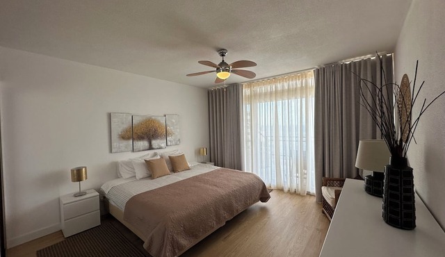 Penthouse apartment with air conditioning, ocean view & private rooftop terrace