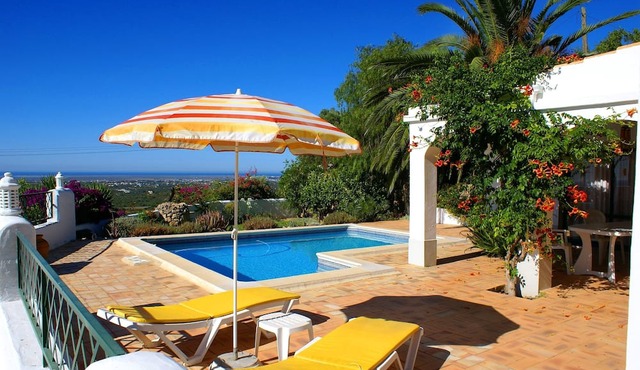 Garden Cottage of a Country Villa with Pool, Mountain and stunning Seaviews in Alcaria Cova