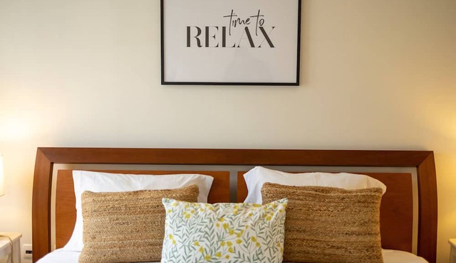Comfortable apartment with river view, fully equipped, very close to the center of Lisbon in the traditional Alfama district.