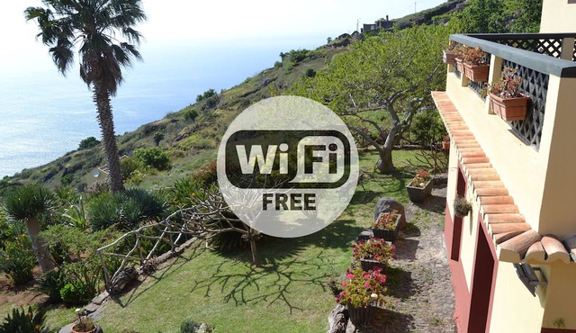 Country House, Terrace, Quiet And Sea View 105 in Fajã da Ovelha