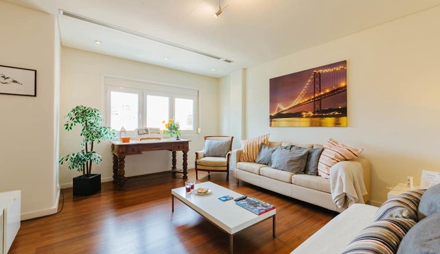RENT4REST LISBON FAMILY & FRIENDS APARTMENT IN ROMA AVENUE