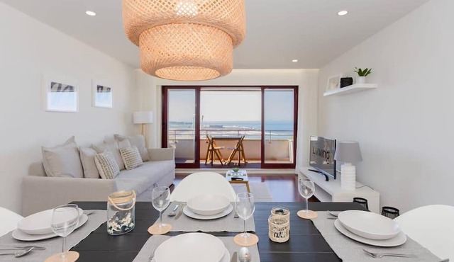 Liiiving in Matosinhos - Seaside Balcony Apartment