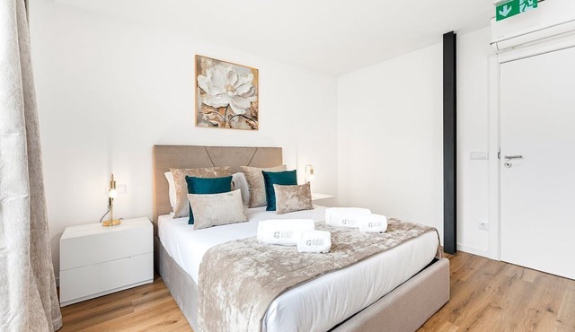 GuestReady - Room with private terrace in Porto