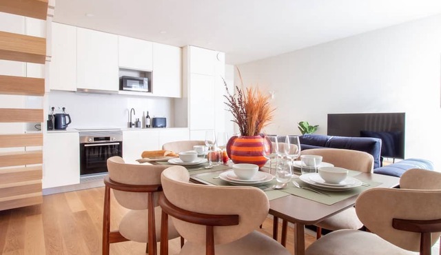 Miguel Bombarda House - 402 by LovelyStay