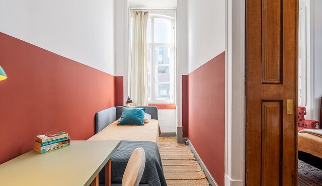 Apartment 'Victorian Beach House Luisa Todi' with Balcony and Wi-Fi