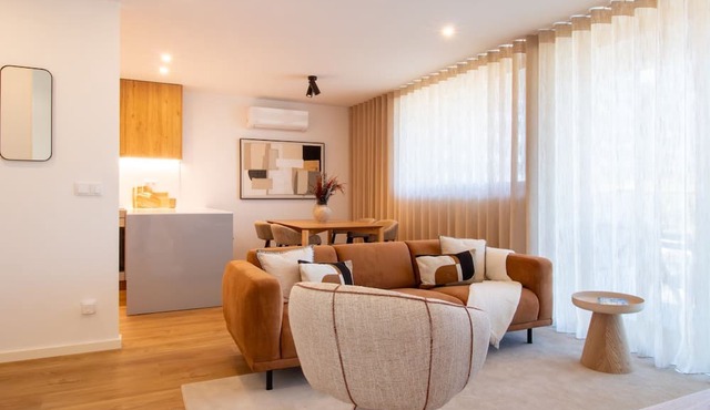 Stylish 2BR in Leça w/AC by LovelyStay