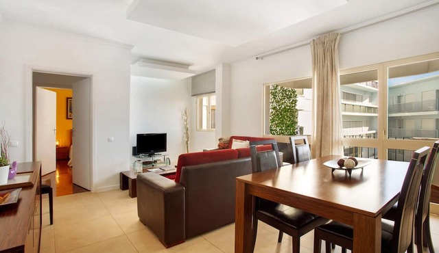 Apartment 'Funchal Centre Bliss - Soulful Stays' with Sea View, Shared Terrace and Wi-Fi
