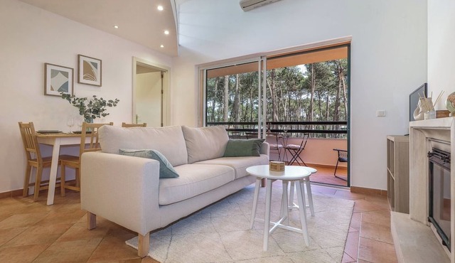 Aroeira Golf and Wave Retreat in Almada