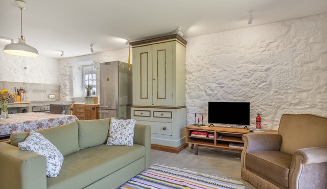 Casa do Gasparinho: Mountain View, Shared Pool & Wi-Fi in Sandiães