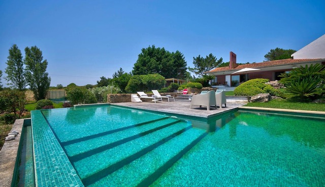 Villa Scenic - quiet villa with private pool, tennis court, football pitch and mountain view in Sintra
