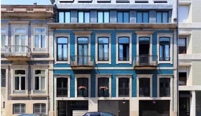 Spacious 3-Bedroom Apartment with Private Sauna in Porto