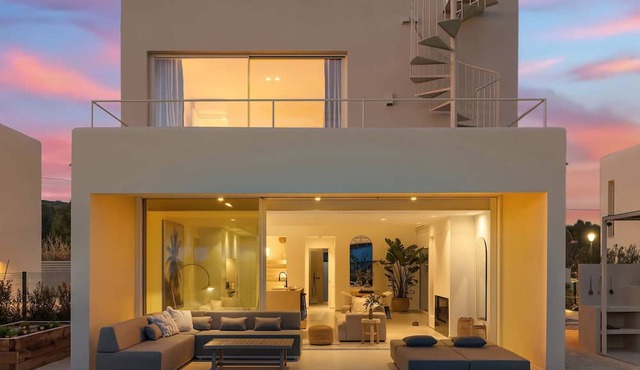 New Sea View Villa, Heated Pool,Rooftop Jacuzzi/mu