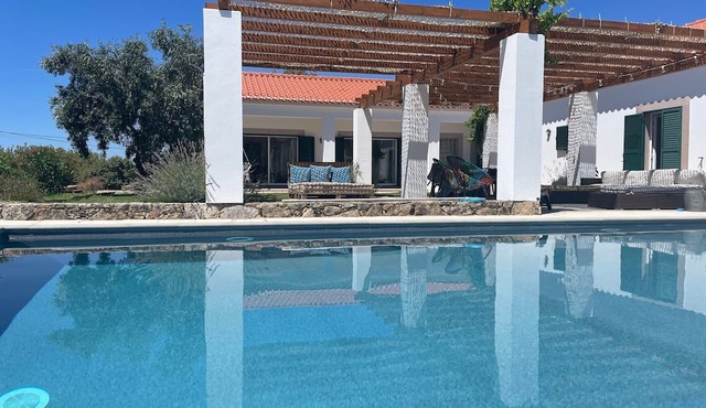 Holiday Home 'Quinta das Rosas de Vide' with Mountain View, Private Pool and Wi-Fi
