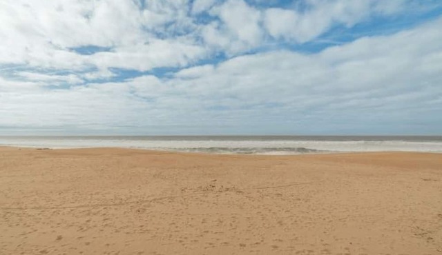 ESPINHO SEAWALK AND SEAVIEW by VACATIONY by Interhome