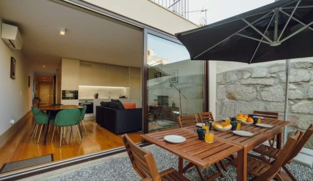 LEGACY OPORTO PREMIUM APARTMENT B by VACATIONY by Interhome
