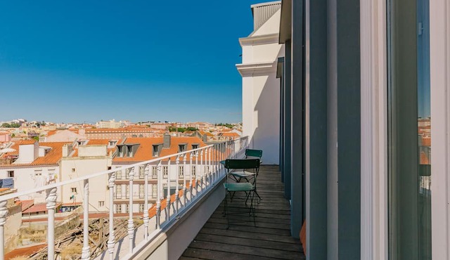 NEW! RENT4REST Graca 2Bdr Pool Castle View & Park