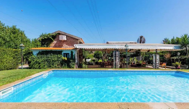 Homerez - Spacious villa with private pool in Penafiel in Penafiel