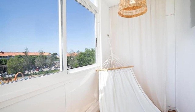 Cozy and Modern Apartment Just a 5-minute Walk From Stunning Estoril Beach