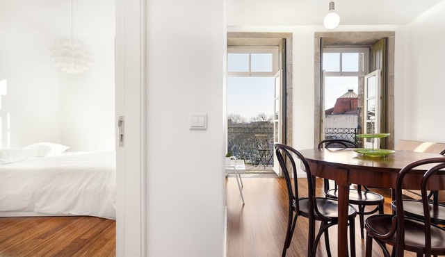Apartment 'Belly Angel' with Balcony, Wi-Fi and Air Conditioning in Porto